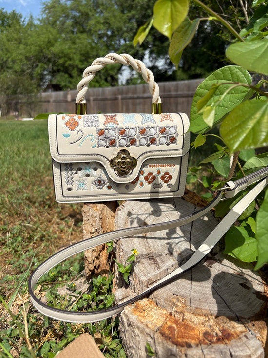 The Unbranded Brand Handbags - Embroidered Cream Top-Handle Crossbody Bag with Detachable Strap